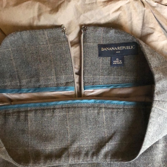 Banana Republic Factory Gray Plaid Pencil Skirt - Picture 3 of 6